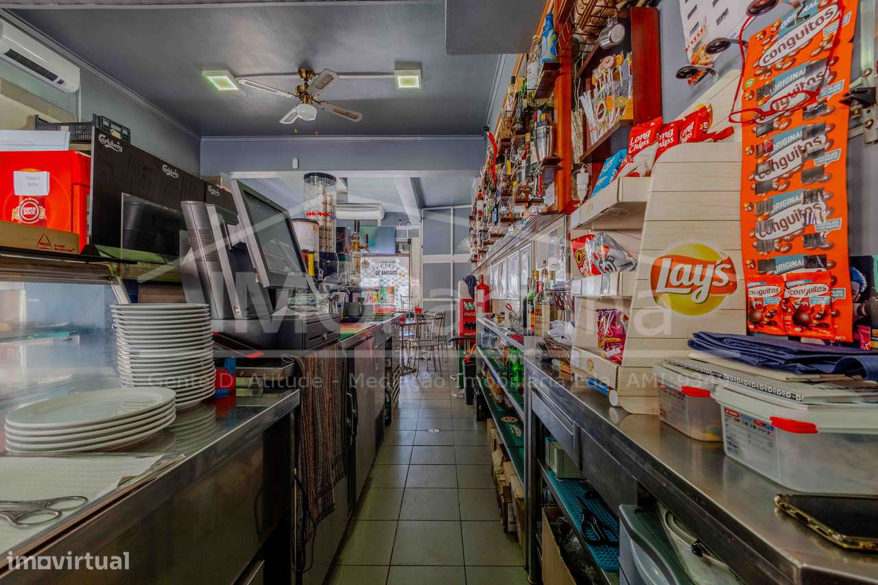 Espaço comercial para venda no Cacém-12