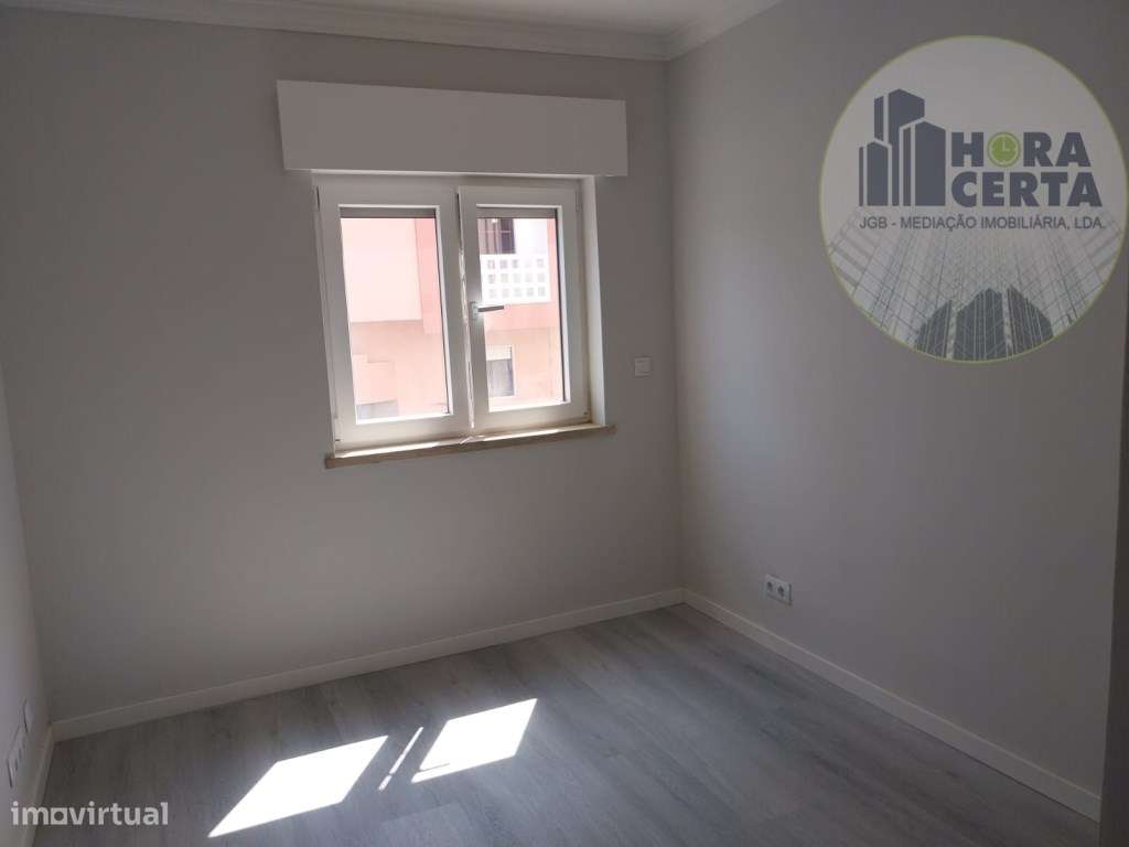 Apartamento T2 em Corroios!-9