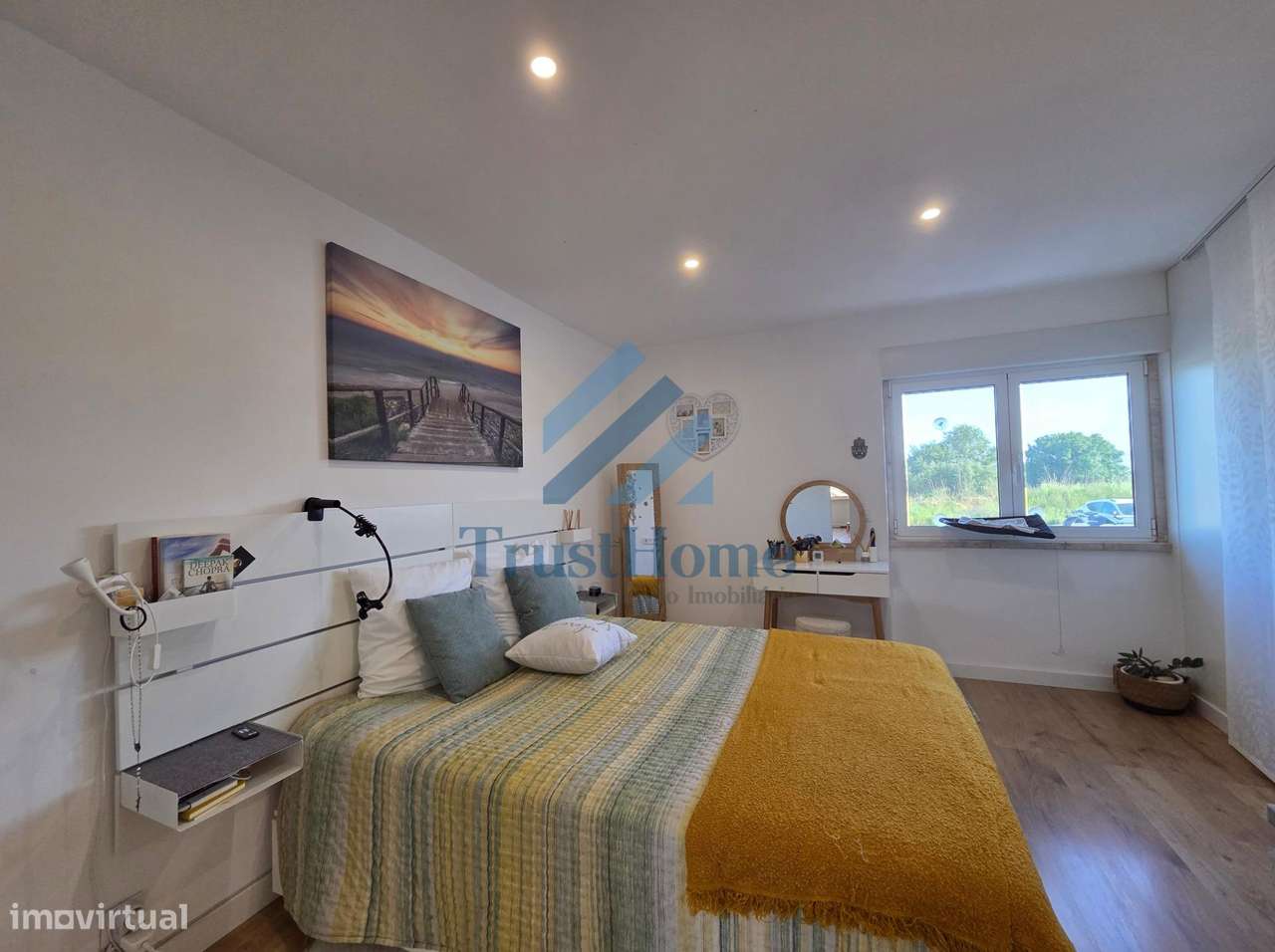 T1+1 totalmente remodelado e arrecadação com 23,5m2 e vista...-11