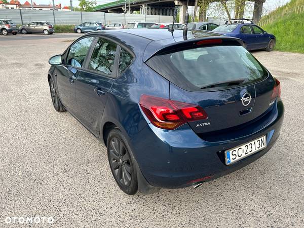 Opel Astra 1.4 Turbo Cosmo - 12