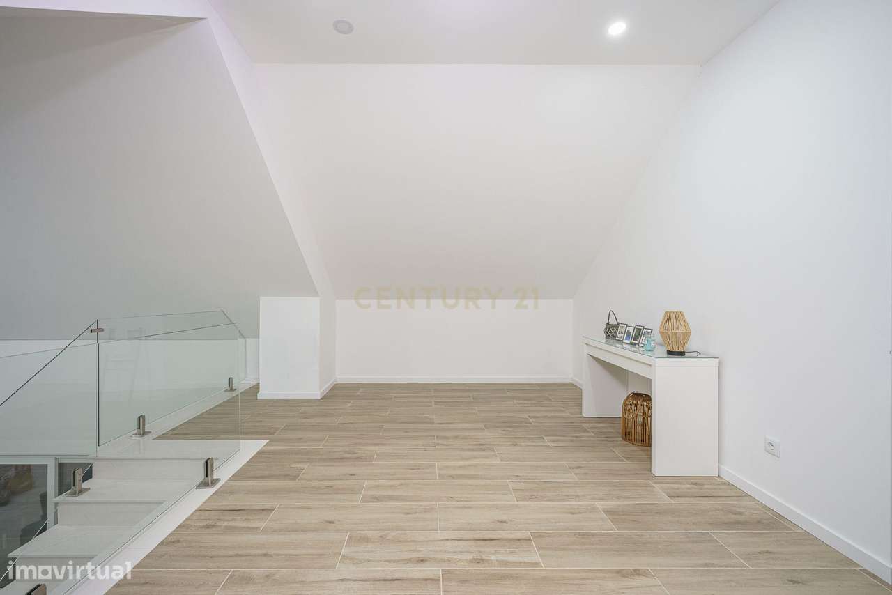 Moradia T4 + anexo T0 | Piscina Infinita | Estuário do Sado-49