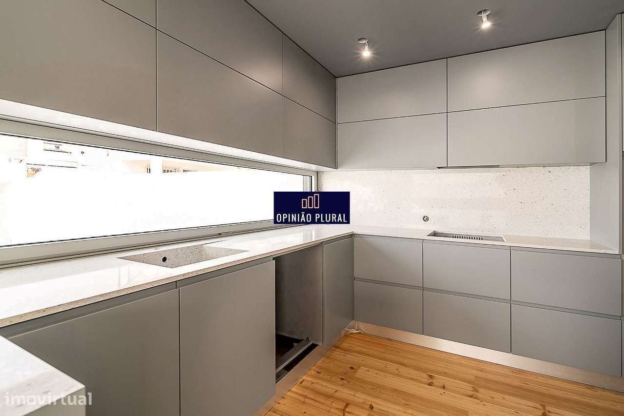 Moradia T4 Espaçosa com Escritório e Piscina Pronta a Habitar-7