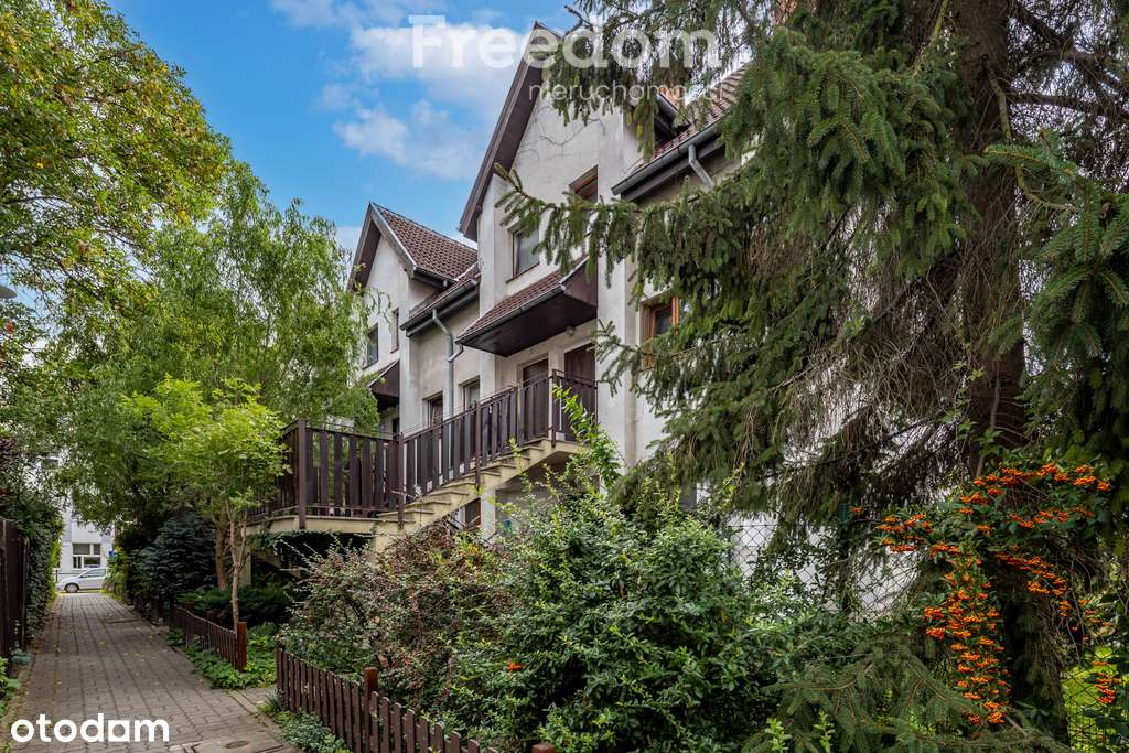 Klimatyczne mieszkanie w zabudowie szeregowej