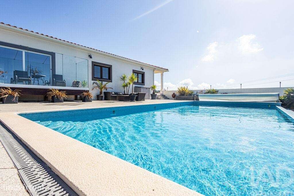 Casa / Villa T5 em Bárrio de 387,00 m2 - Grande imagem: 2/30