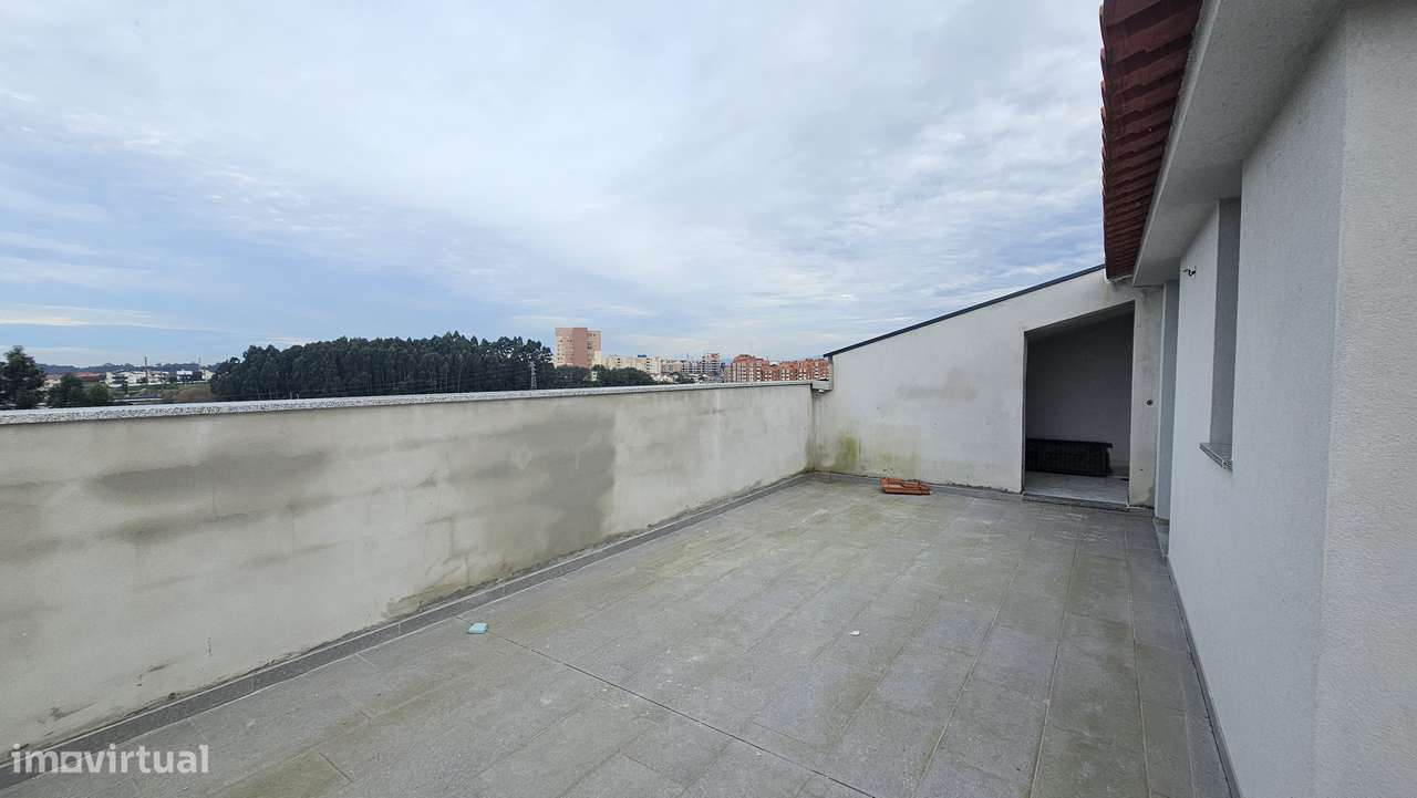 Apartamento | T2 | Duplex | Garagem fechada - Grande imagem: 2/25