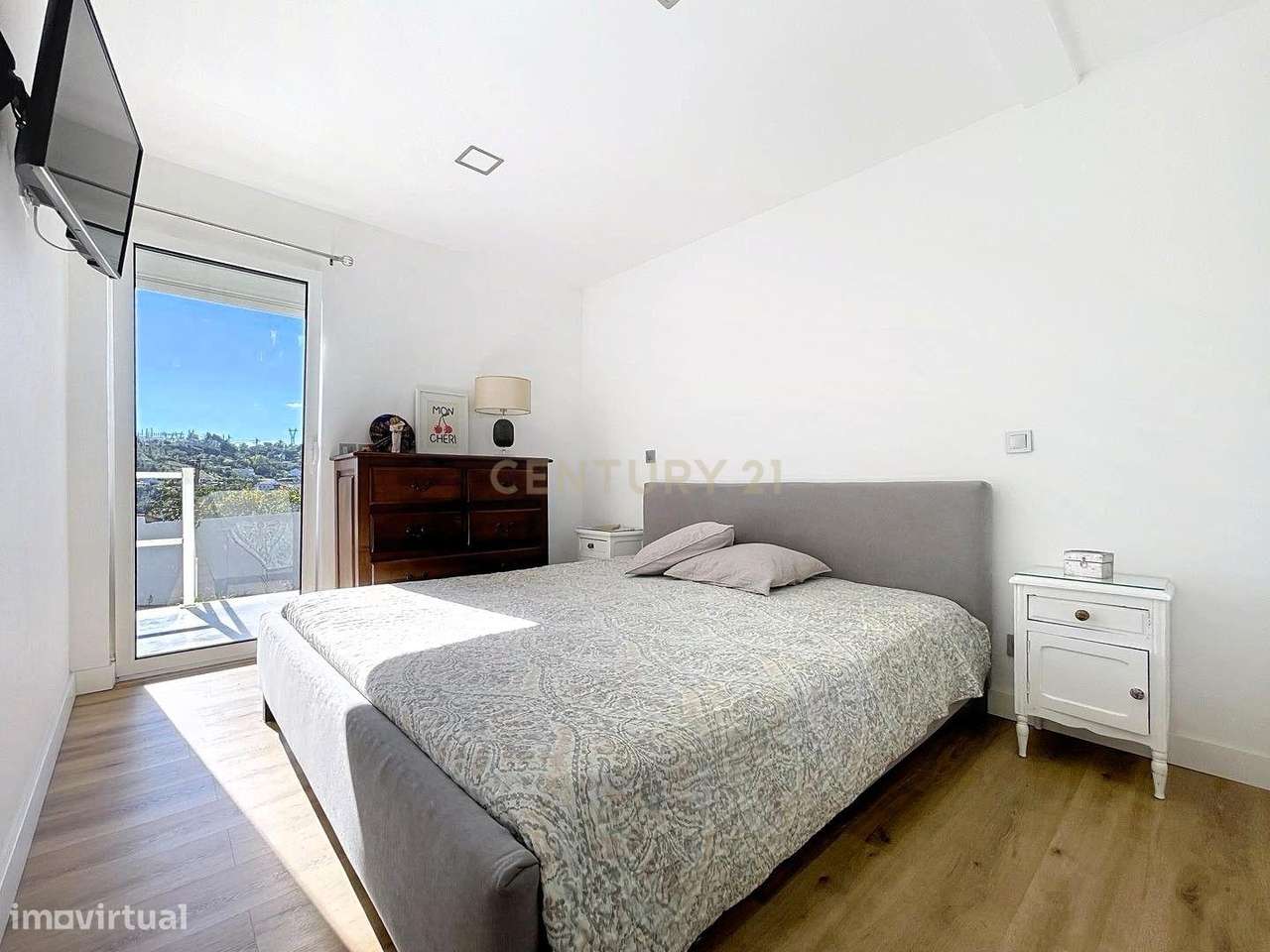 Moradia T3 Como Nova com Piscina, Jardim, Garagem e Espaço de Escritór - Grande imagem: 3/13