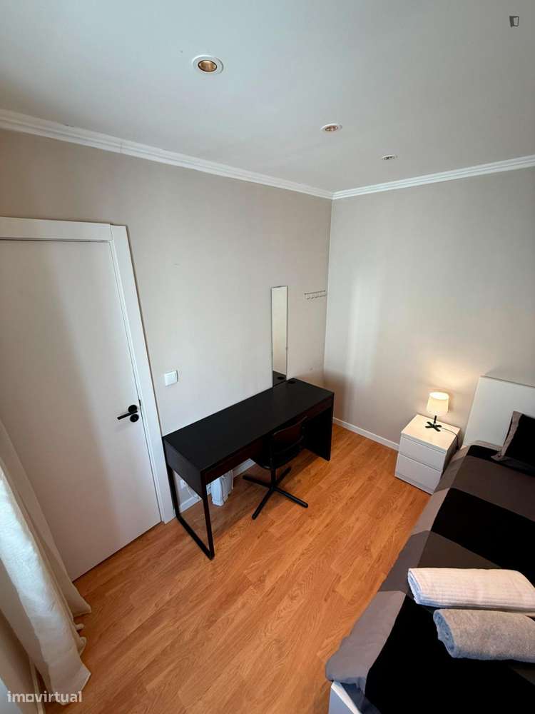 Quarto - localizado em Penha de França Lisbon - Grande imagem: 5/7