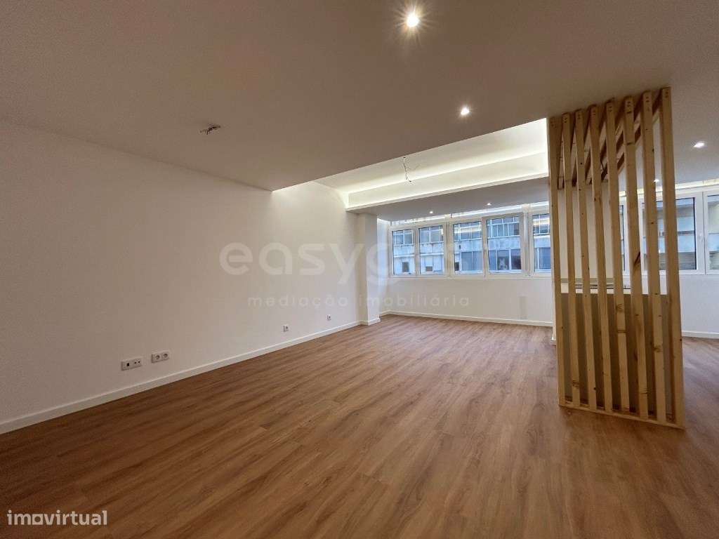 T2 remodelado num dos Eixos Mais Prestigiados de Lisboa - Grande imagem: 3/21