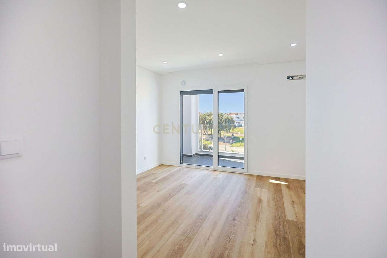 Moradia T4 em Charneca de Caparica, Almada-13