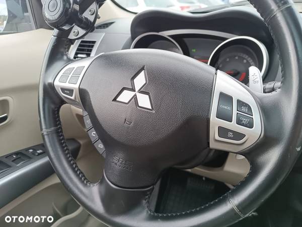 Mitsubishi Outlander 2.4 4WD CVT Intense - 18