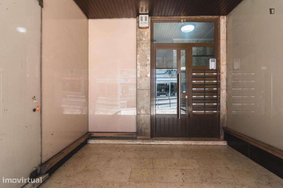 Quarto - localizado em Picoas Lisbon - Grande imagem: 2/10