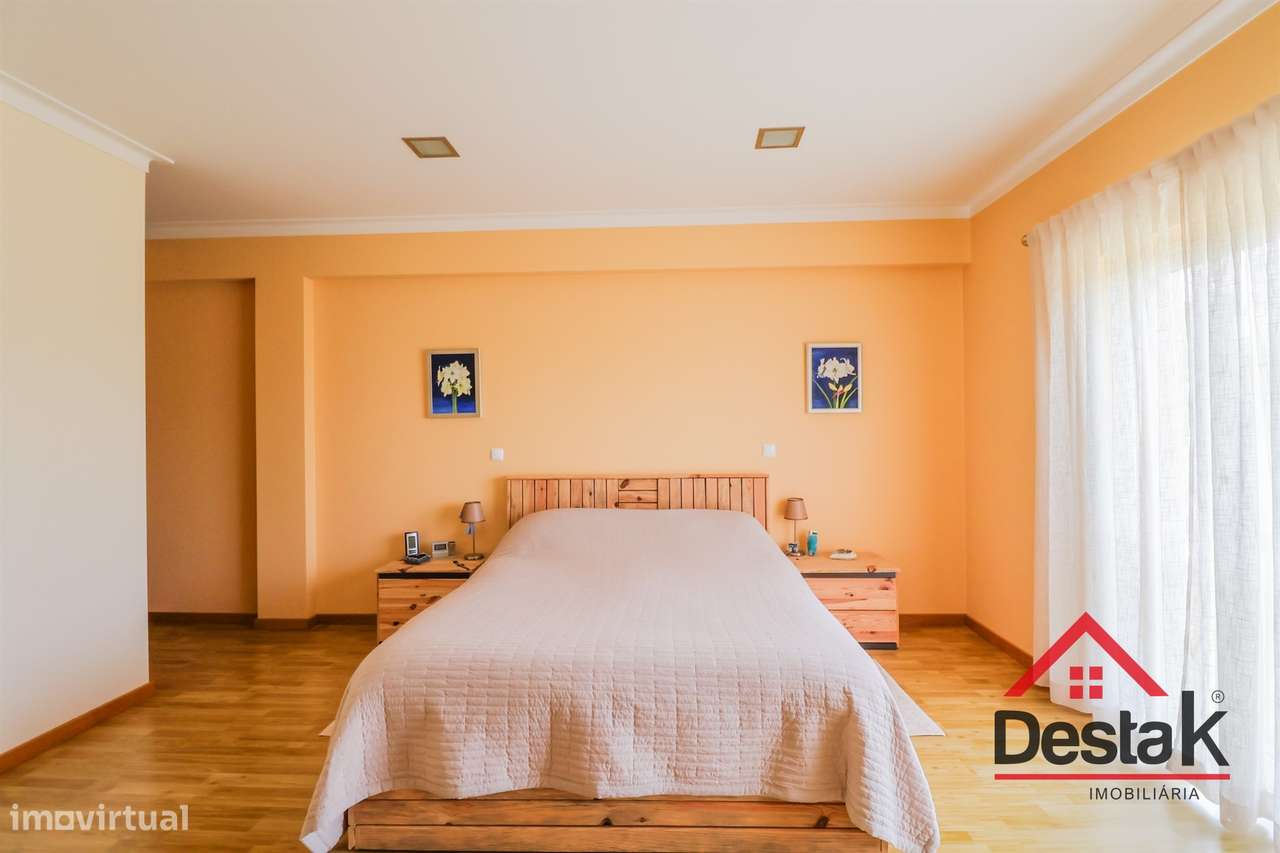 Fantástica Moradia isolada V4 em Lordosa, Viseu-34