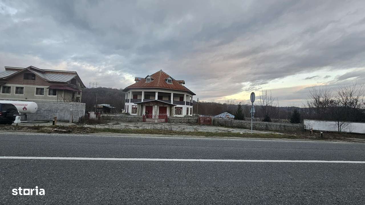 Pensiune în Comuna Alimpești, deschidere la DN - Imagine principală: 4/9