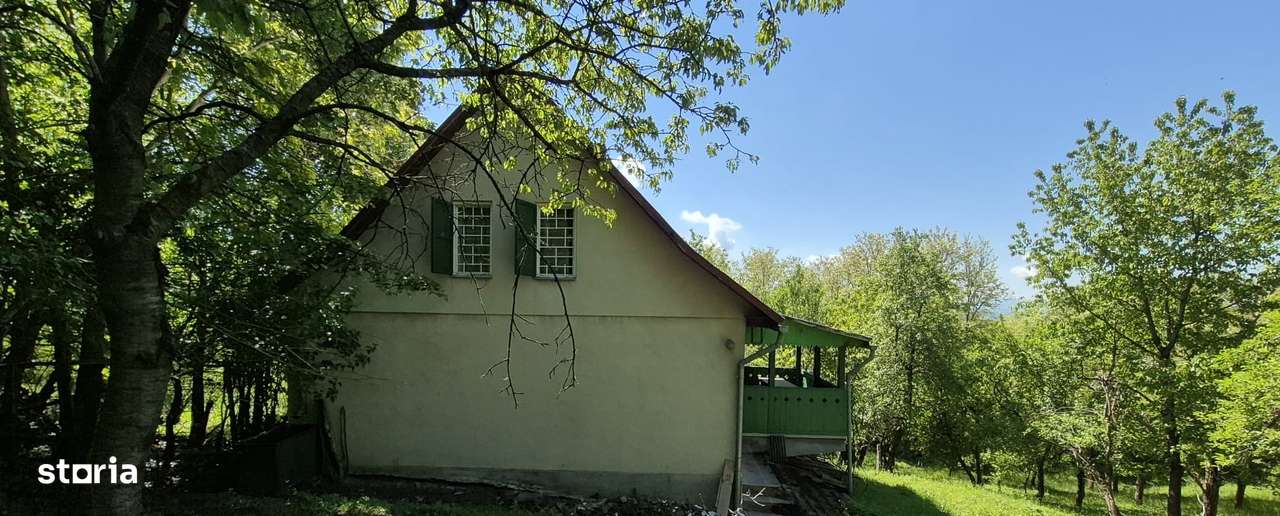 Casă de vânzare deosebită cu teren 74 ari, livadă și panoramă superbă-8