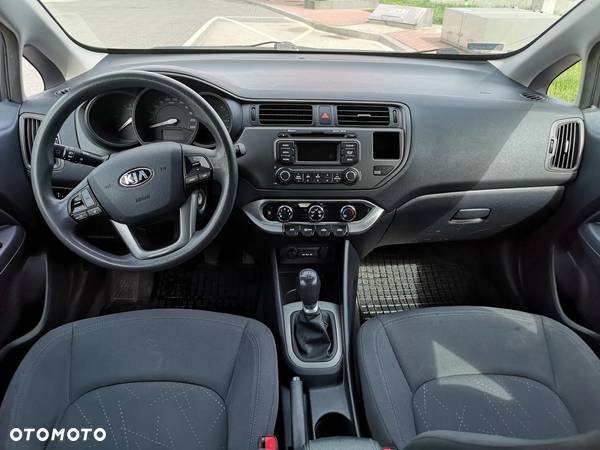 Kia Rio 1.4 M - 13