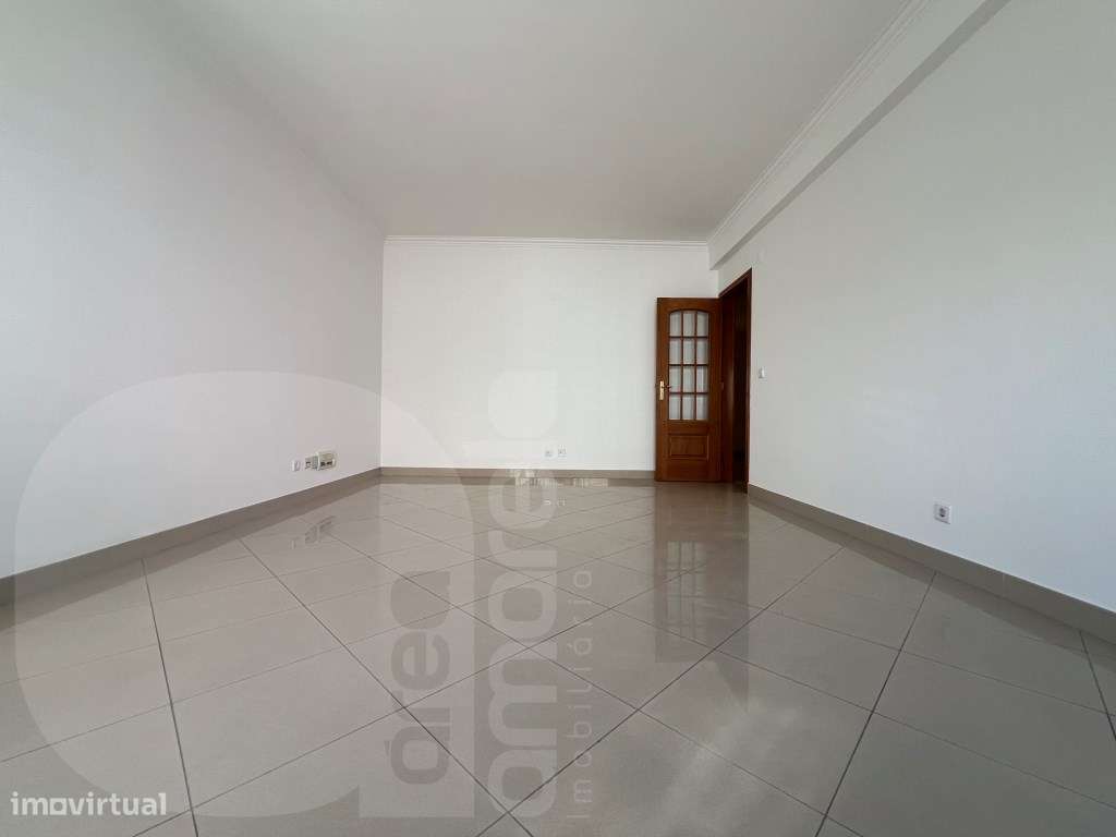 Apartamento T2 | com parqueamento | junto á baía do Seixal - Grande imagem: 5/11