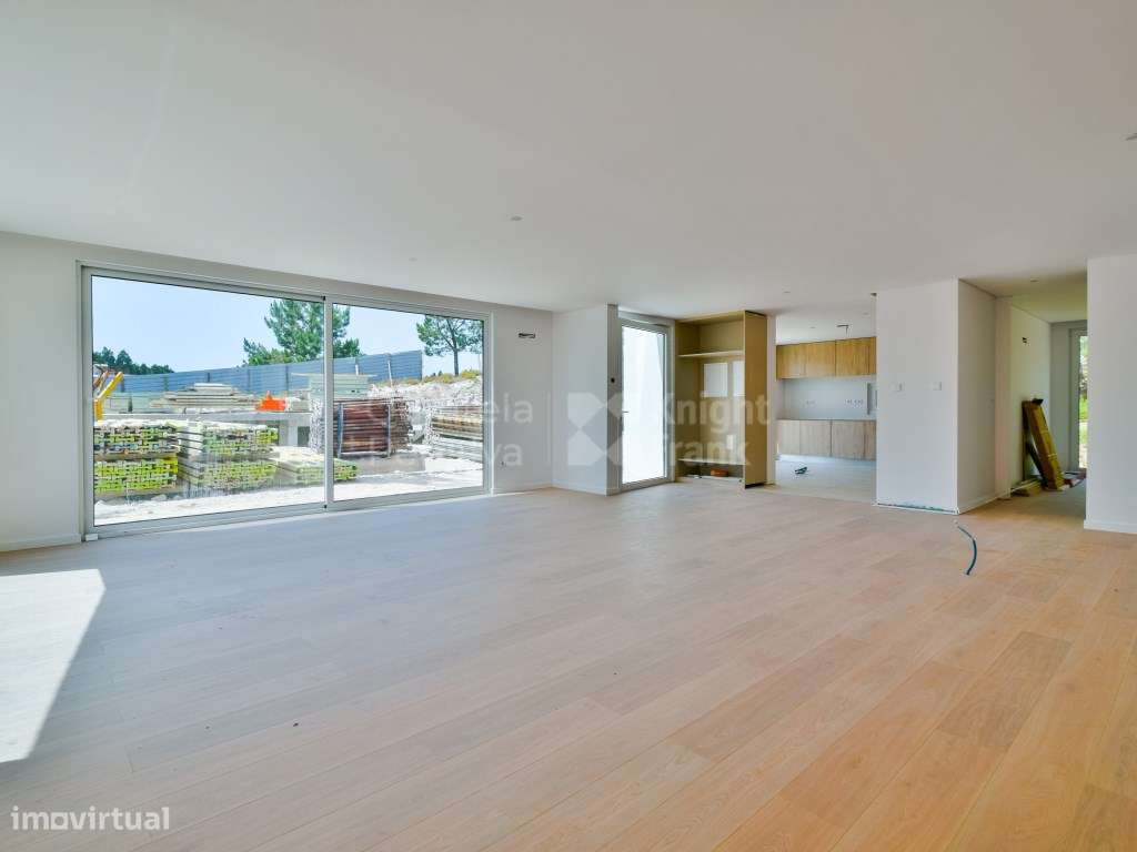 Moradia T4 com jardim e piscina em Torres Vedras - Grande imagem: 2/32