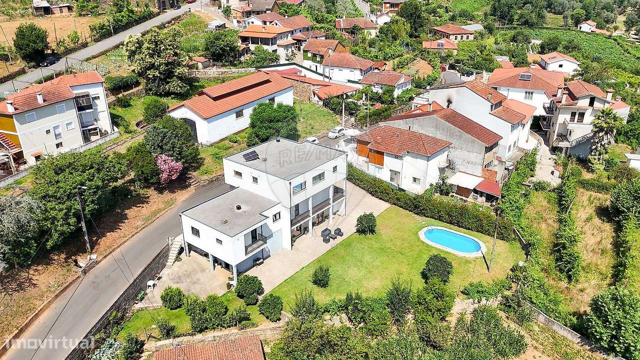 Moradia T5 para venda-45