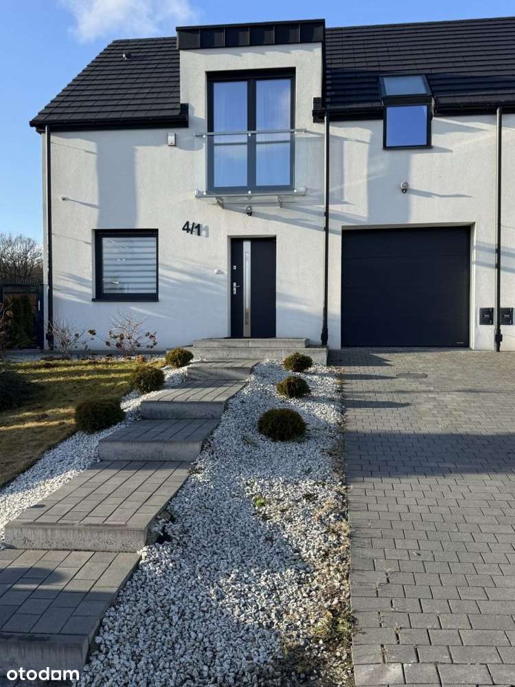 Nowoczesny dom w świetnej lokalizacji-0