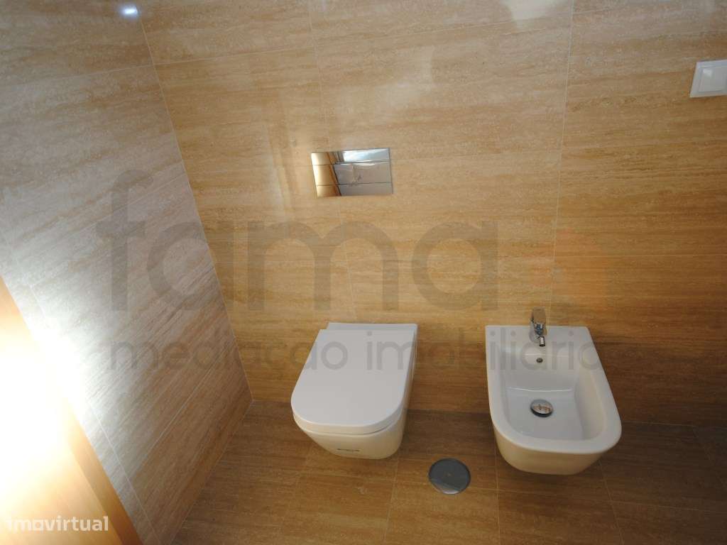 T3 Duplex com terraço centro da Parede-26