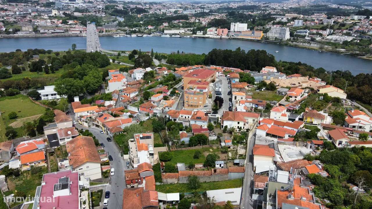 Moradia T1 para Reabilitação com Jardim | Oliveira do Douro-5