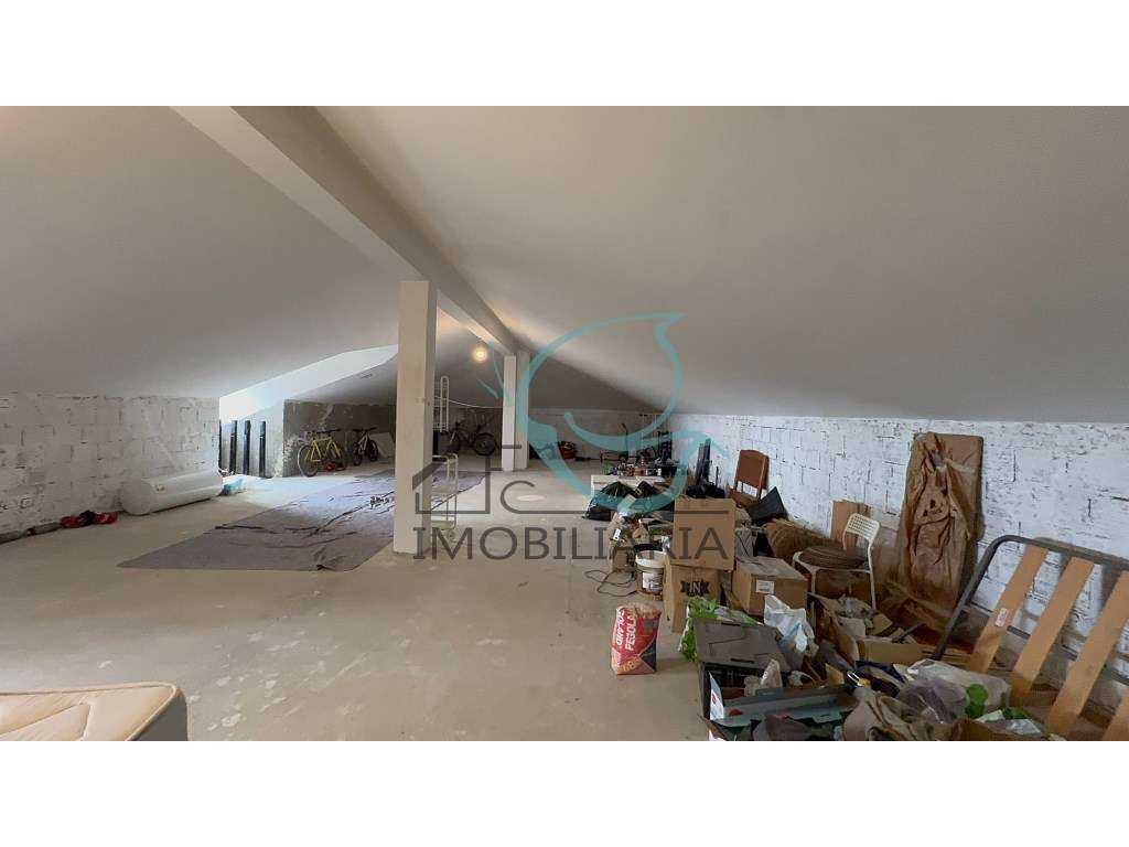 Moradia T5 com Vista para a Serra em Alenquer-9