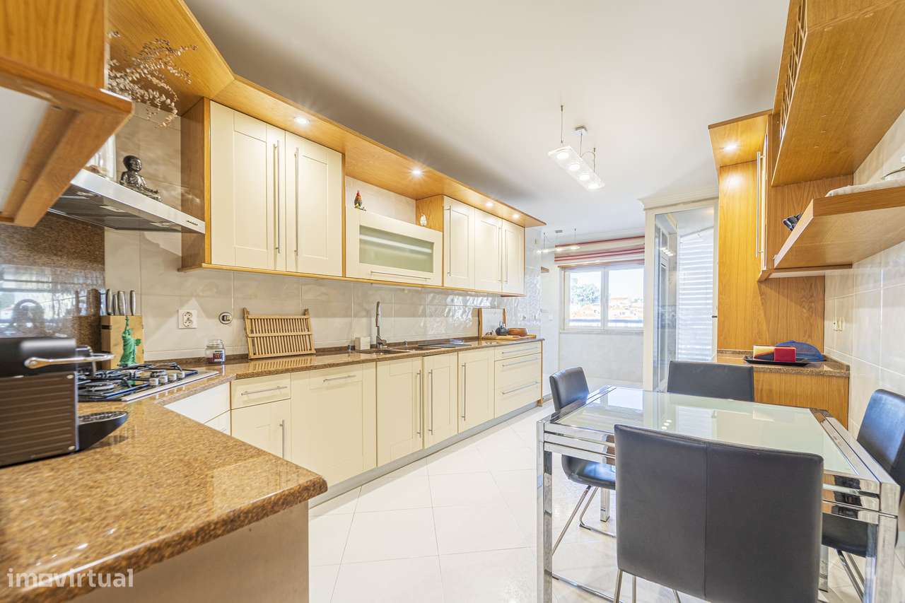 Apartamento T4 com Vista Rio no Alto do Restelo, Belém – 262 m²-35