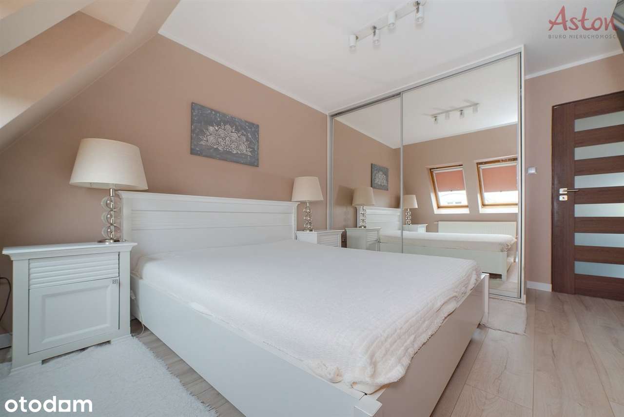 Przytulne mieszkanie / Żwaków. Po podłodze 70 m2.-0