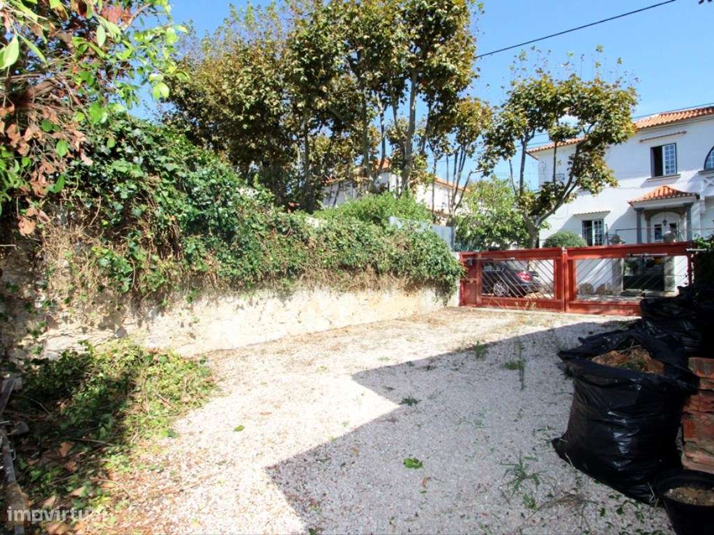 Moradia T6, lote 915m2, próxima da praia, na Parede, Cascais-38