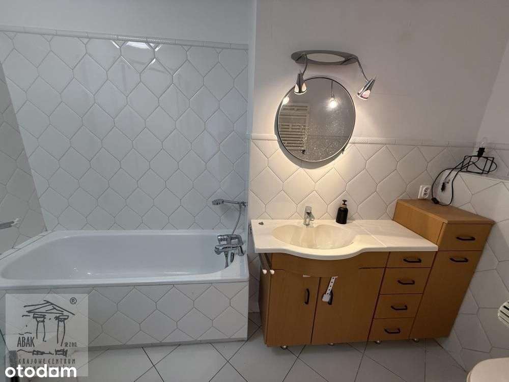 3 pokojowe Literacka , osobna kuchnia duży balkon , piwnica , garaż-1