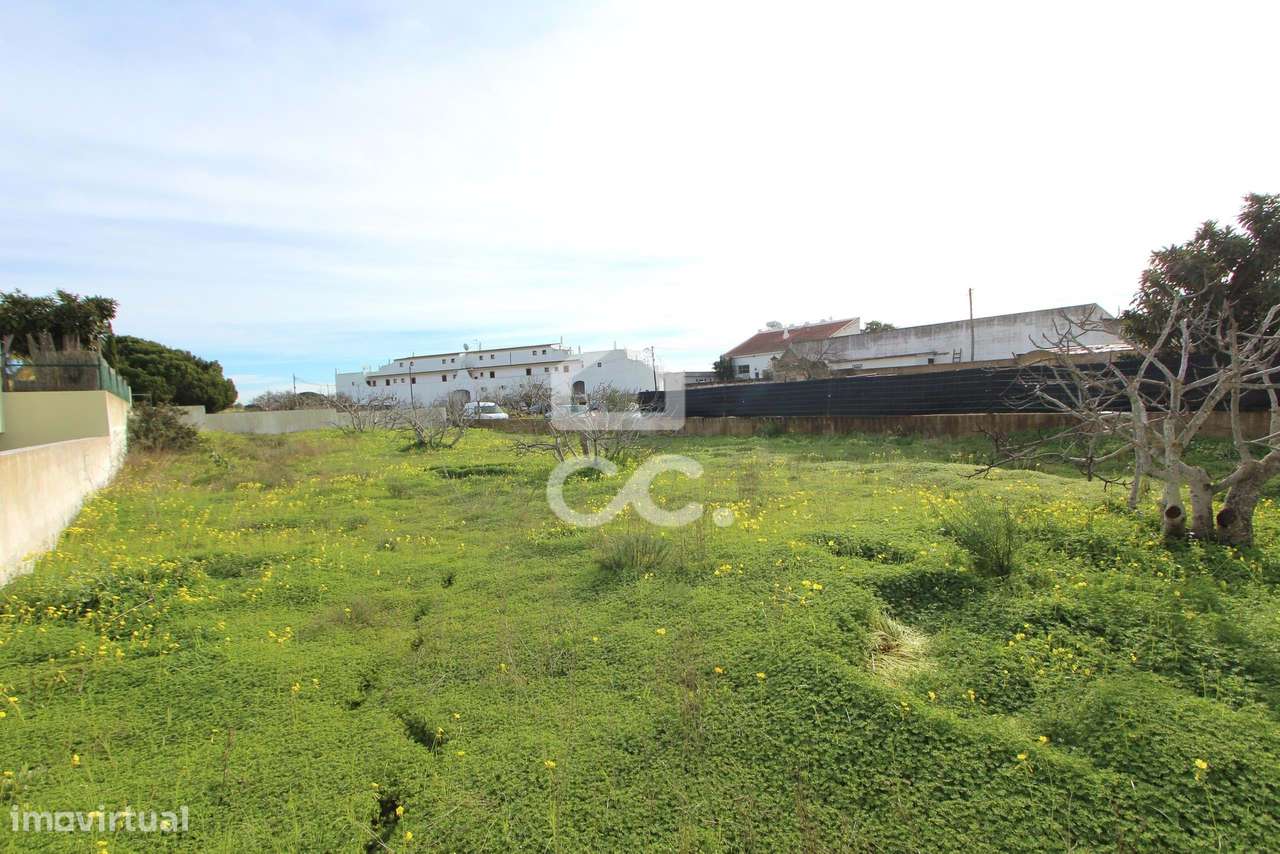 Lote com 600m2 para construção de moradia isolada, em Pêra - Grande imagem: 2/11