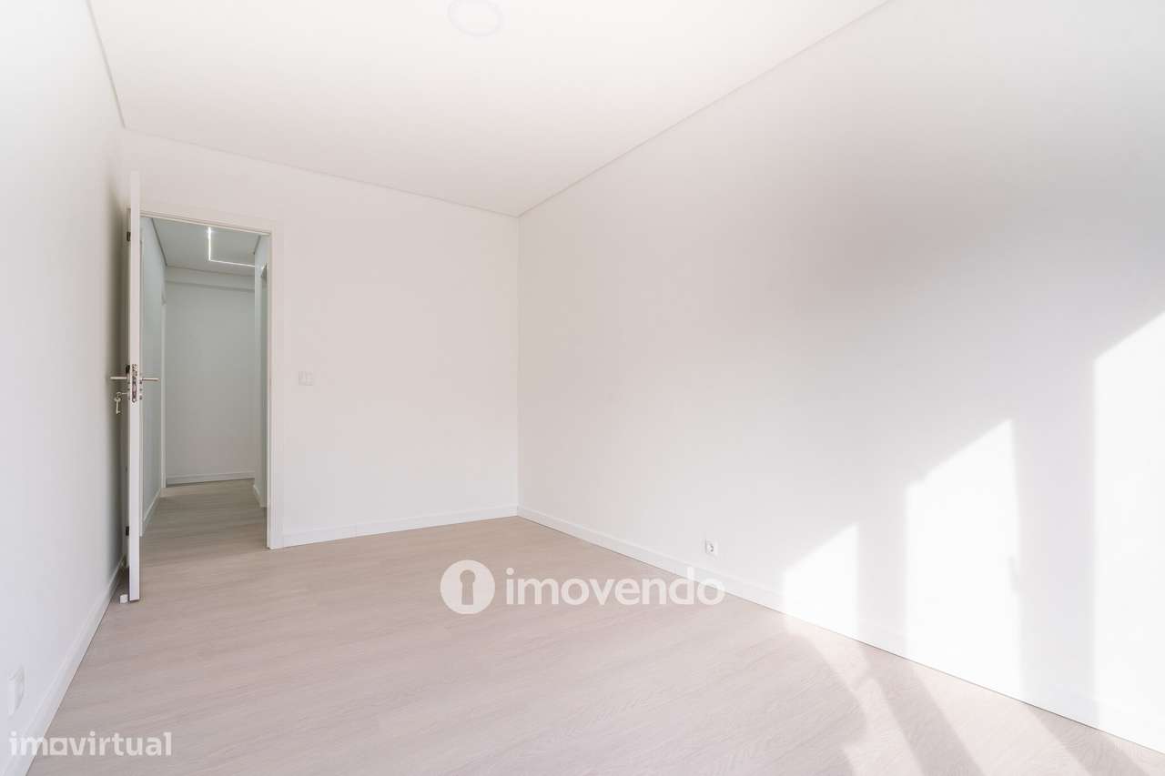 Apartamento T3 remodelado, com cozinha equipada, na Serra das Minas-19
