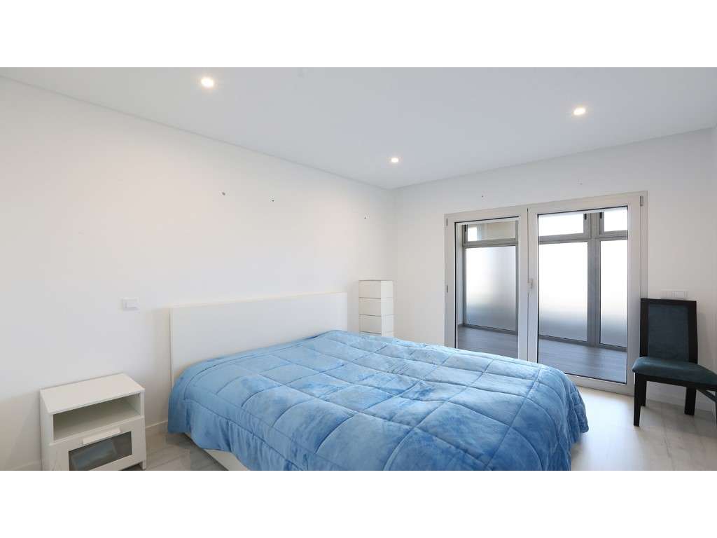 Penthouse T2 com vista panorâmica de mar e terraço privado em condo...-17