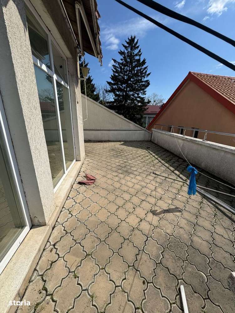 Vand Casa Bacau pe strada Bogdan Voievod la 7 minunte de centru - Imagine principală: 5/17