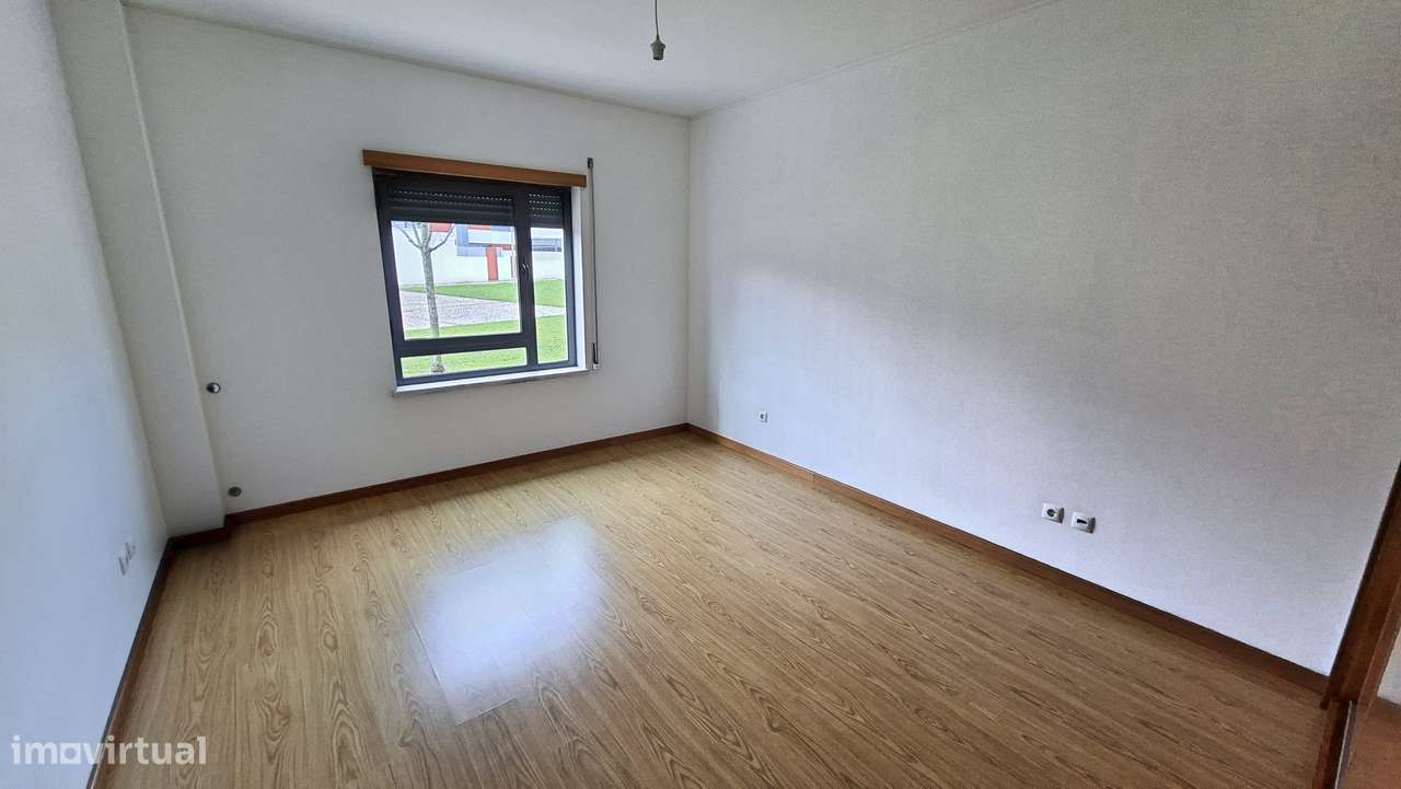 Apartamento T2 com 95m2 na Quinta Anjo-9