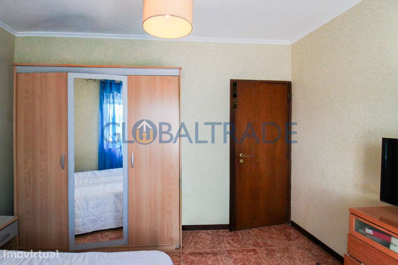 Moradia T2 com Terreno de 537m² e Potencial de Duas Habitações – Maia-32