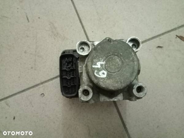 pompa abs avensis t 25 4451042080 - 1