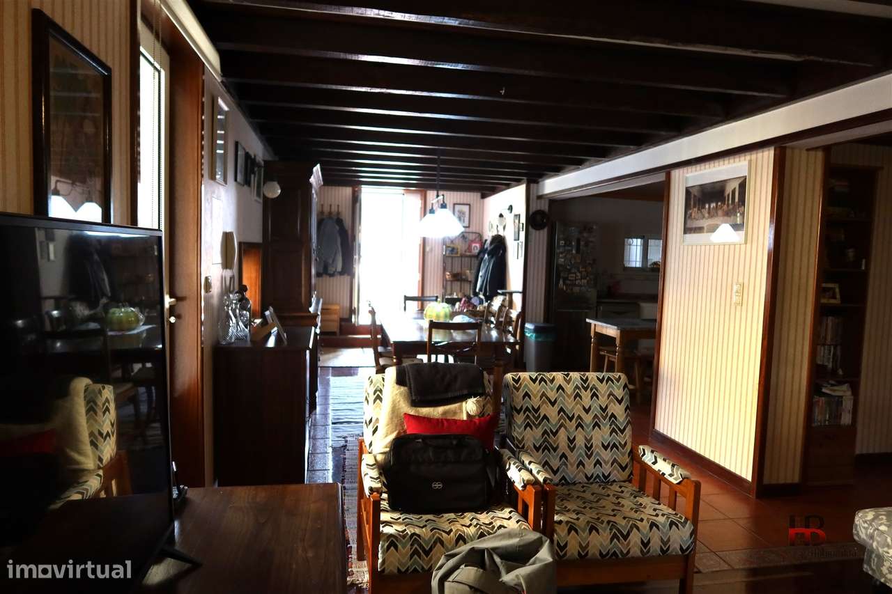 Oportunidade Única: Moradia T3 no Centro de Gondomar-24