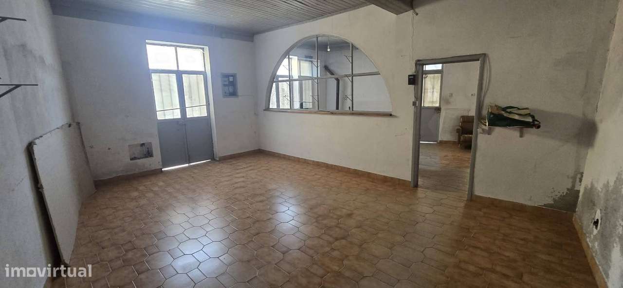 Moradia em granito - possibilidade de comércio - Grande imagem: 4/5