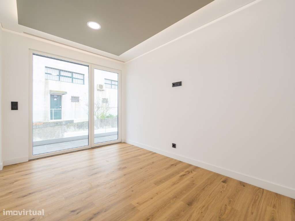 MORADIA NOVA T4 COM PISCINA - SERRA DE CASAL DE CAMBRA-22