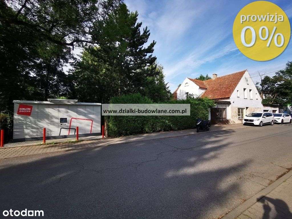 Wolnostojący dom w centrum osiedla-2