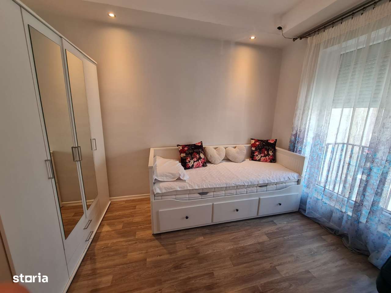 COSMOPOLIS - Vila Tip NC, cu mansarda si pergola-10