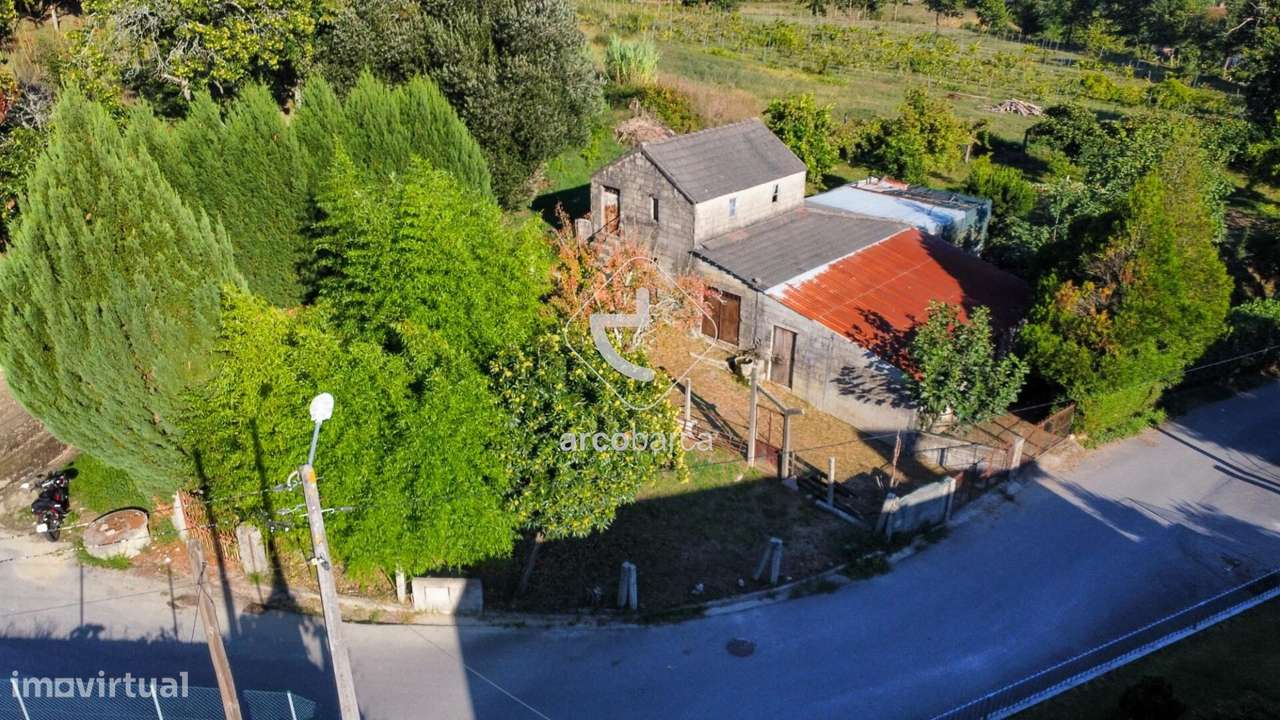 Quintinha com Potencial para Recuperação junto à Vila-20