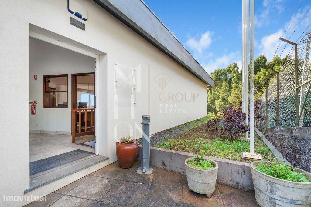 Oportunidade de Investimento Industrial - lote 7.290 m2 com 1.595 m2 d-15