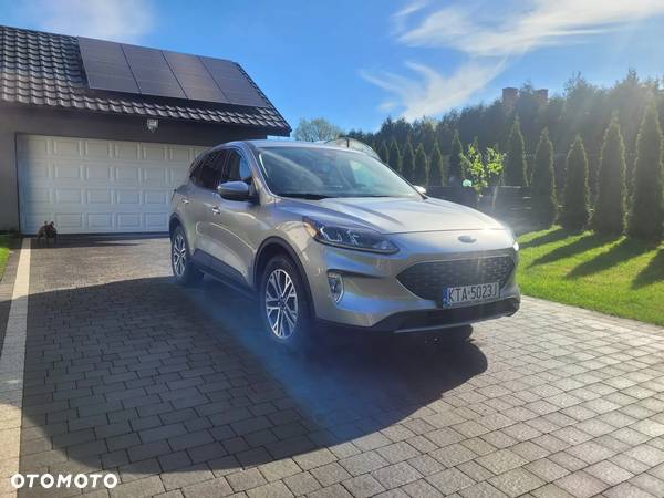 Ford Kuga - 1