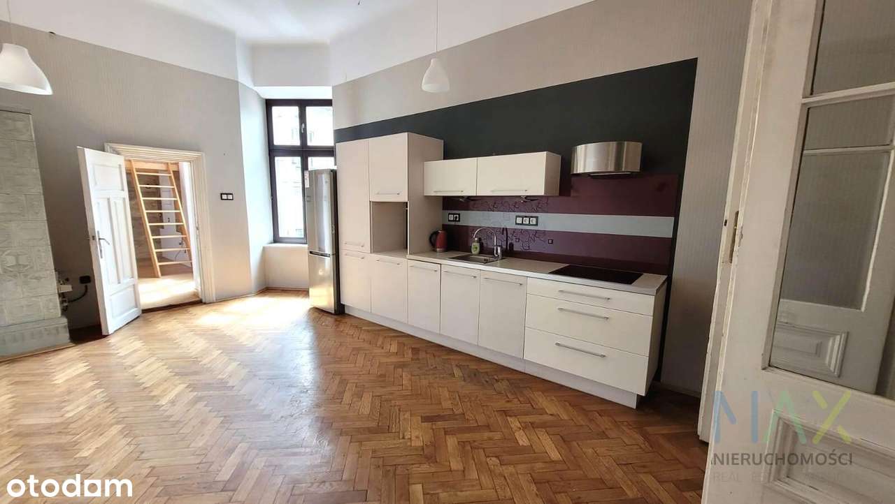 Bezczynszowe mieszkanie czteropokojowe w kamienicy przy ul. Dietla