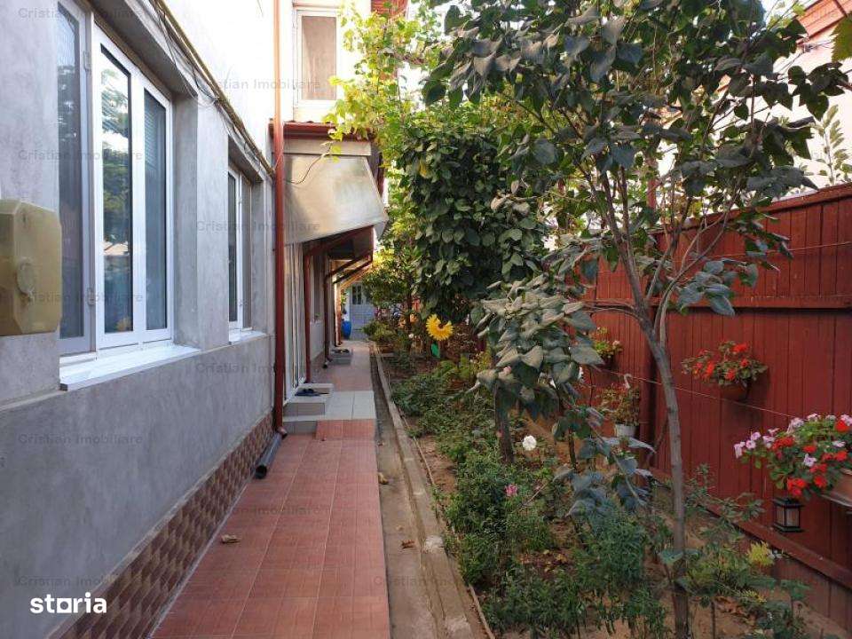 Vila P+1 299mp Construita din caramida, anul 2000, teren 300mp - Imagine principală: 3/12