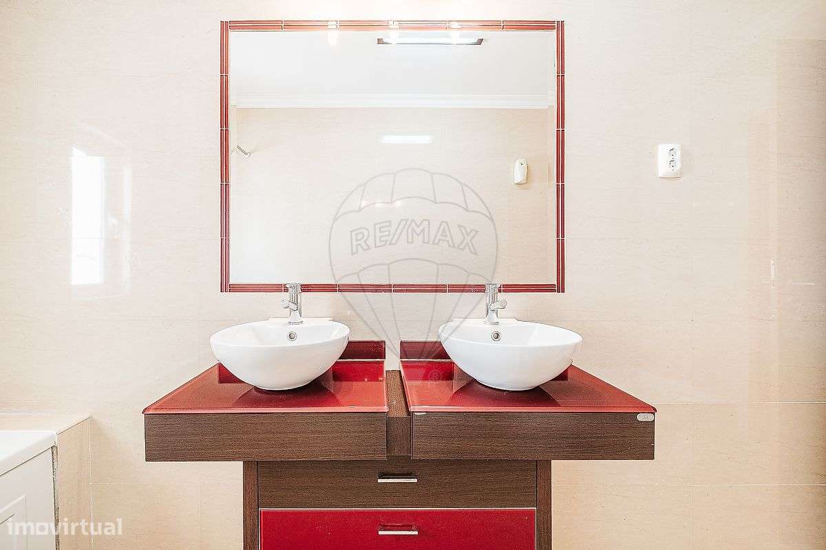 Moradia T4 para venda-30