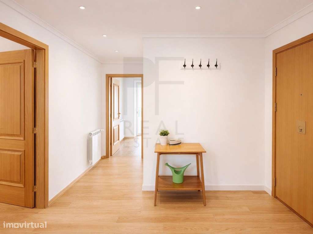 Apartamento T3 - Condomínio no Monte Estoril 
Varanda, Garagem e L... - Grande imagem: 4/37