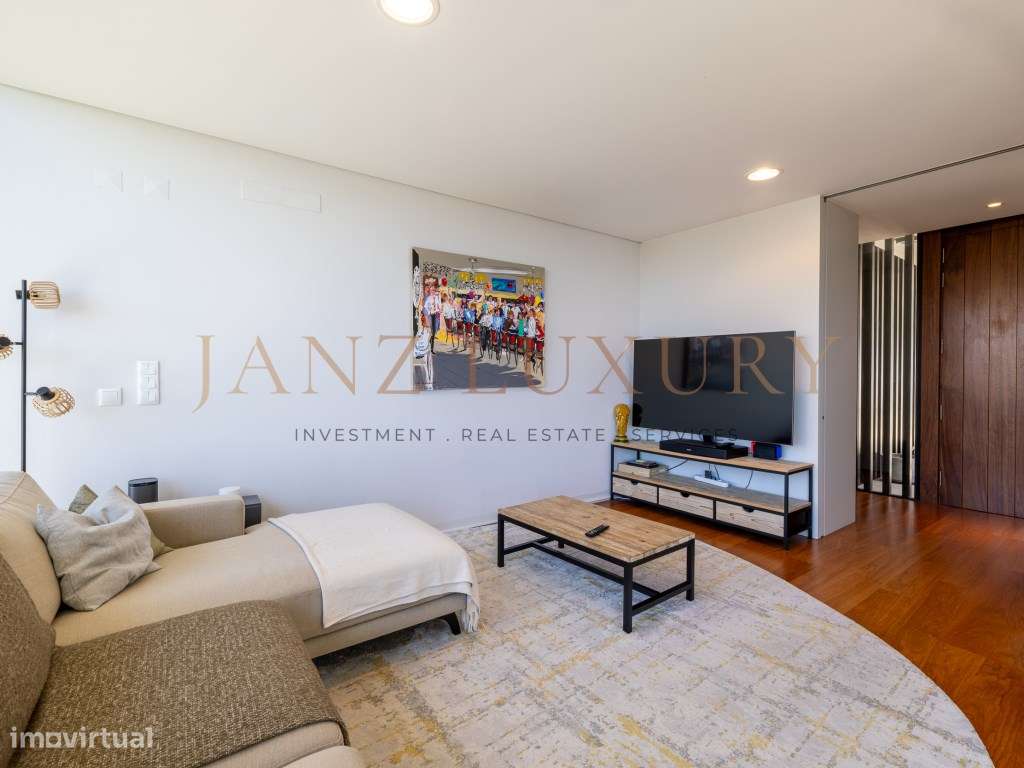 Moradia T4 Contemporânea com Vista Mar Total e Rooftop | Paço de Arcos-8